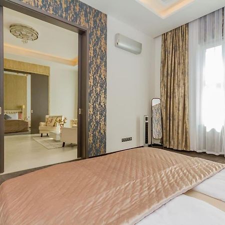 The Opulent Oasis By Newave Apartments บูดาเปสต์ ภายนอก รูปภาพ
