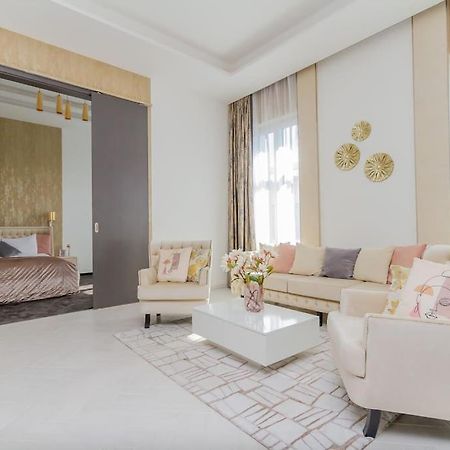 The Opulent Oasis By Newave Apartments บูดาเปสต์ ภายนอก รูปภาพ