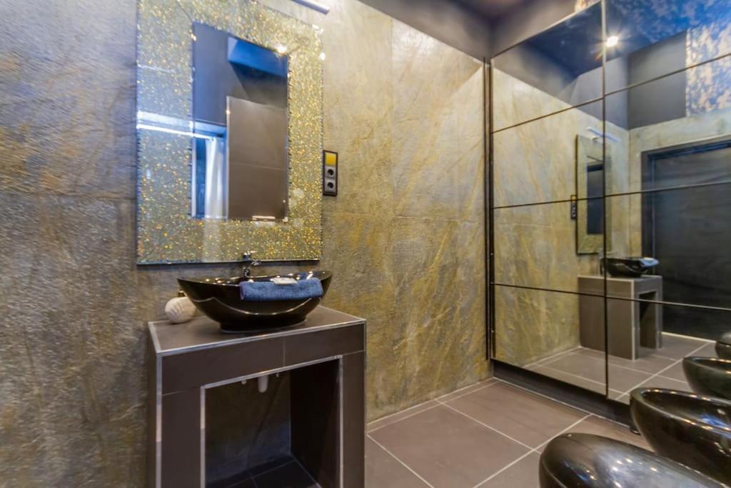 The Opulent Oasis By Newave Apartments บูดาเปสต์ ภายนอก รูปภาพ