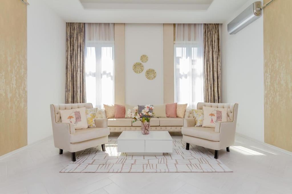 The Opulent Oasis By Newave Apartments บูดาเปสต์ ภายนอก รูปภาพ