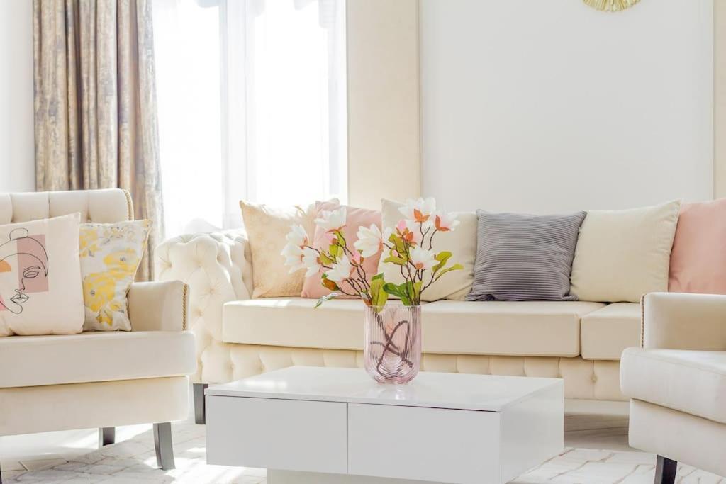 The Opulent Oasis By Newave Apartments บูดาเปสต์ ภายนอก รูปภาพ