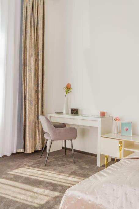 The Opulent Oasis By Newave Apartments บูดาเปสต์ ภายนอก รูปภาพ