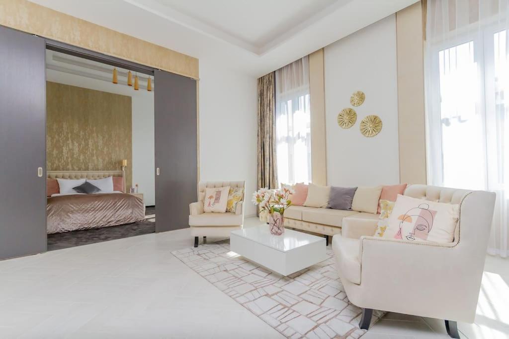 The Opulent Oasis By Newave Apartments บูดาเปสต์ ภายนอก รูปภาพ